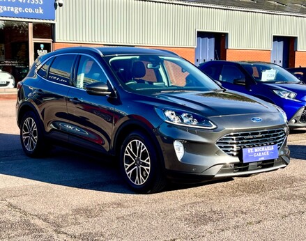 Ford Kuga TITANIUM FIRST EDITION 4