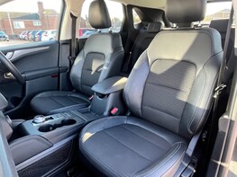 Ford Kuga TITANIUM FIRST EDITION 65