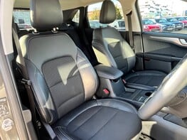 Ford Kuga TITANIUM FIRST EDITION 64