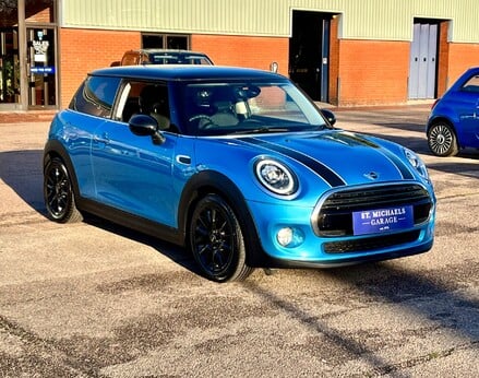 Mini Hatch COOPER 4