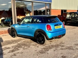 Mini Hatch COOPER 9