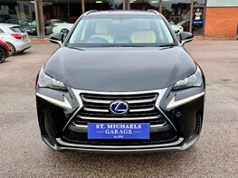 Lexus NX 300H LUXURY 5