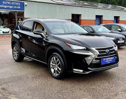 Lexus NX 300H LUXURY 4