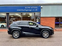 Lexus NX 300H LUXURY 10