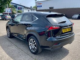 Lexus NX 300H LUXURY 9