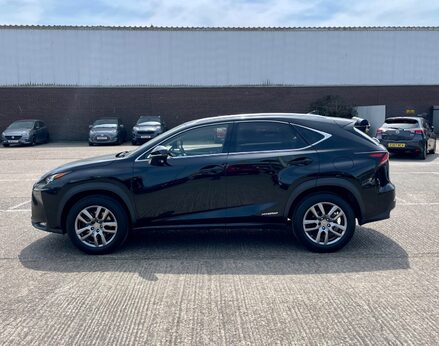 Lexus NX 300H LUXURY 11