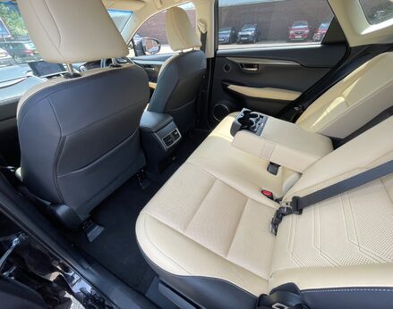 Lexus NX 300H LUXURY 61