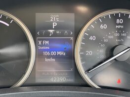 Lexus NX 300H LUXURY 23