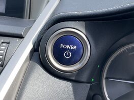 Lexus NX 300H LUXURY 47