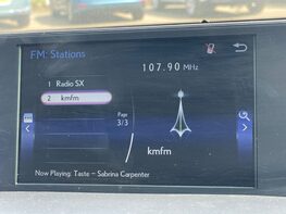 Lexus NX 300H LUXURY 32