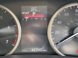 Lexus NX 300H LUXURY 26