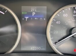 Lexus NX 300H LUXURY 27
