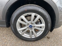 Ford Kuga ZETEC TDCI 16