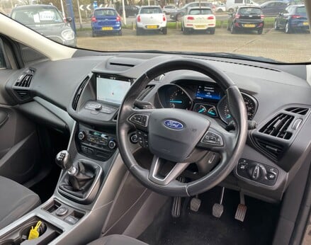 Ford Kuga ZETEC TDCI 17