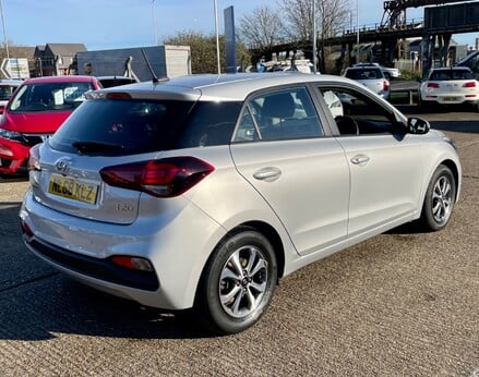 Hyundai i20 MPI SE 8