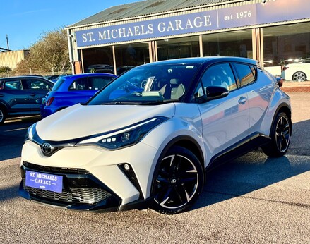 Toyota C-HR GR SPORT 1