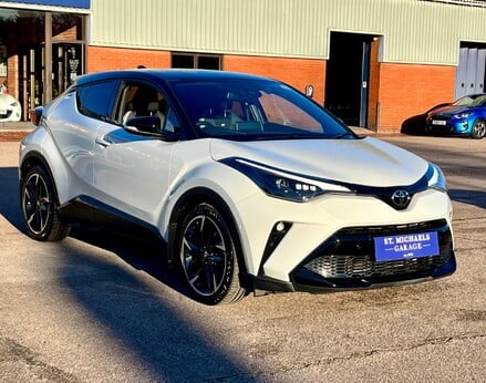 Toyota C-HR GR SPORT 4