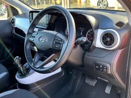 Hyundai i10 MPI PREMIUM 18