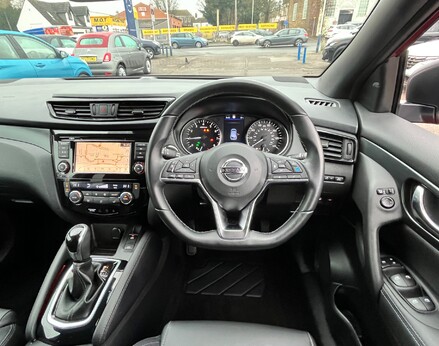 Nissan Qashqai DIG-T N-TEC DCT 19