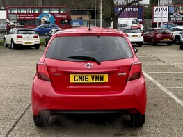 Toyota Yaris VVT-I ICON 6