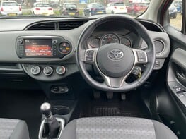 Toyota Yaris VVT-I ICON 18