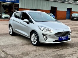 Ford Fiesta TITANIUM 4