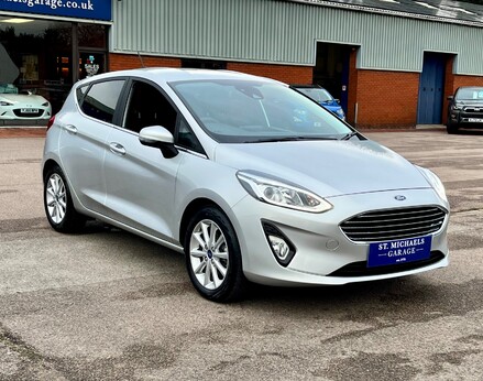 Ford Fiesta TITANIUM 4