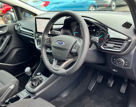 Ford Fiesta TITANIUM 18