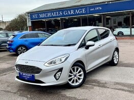 Ford Fiesta TITANIUM 1