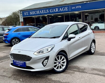 Ford Fiesta TITANIUM 1