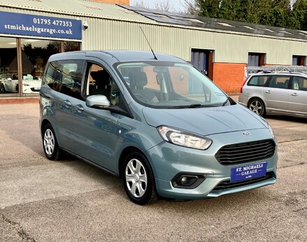 Ford Tourneo Courier ZETEC TDCI 4