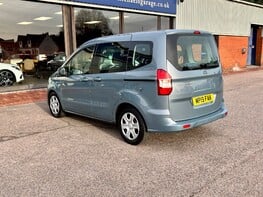 Ford Tourneo Courier ZETEC TDCI 11