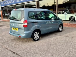 Ford Tourneo Courier ZETEC TDCI 8