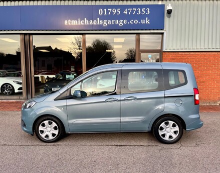 Ford Tourneo Courier ZETEC TDCI 15