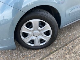 Ford Tourneo Courier ZETEC TDCI 3