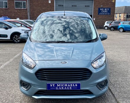 Ford Tourneo Courier ZETEC TDCI 5