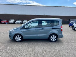 Ford Tourneo Courier ZETEC TDCI 11