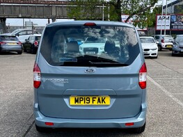 Ford Tourneo Courier ZETEC TDCI 6
