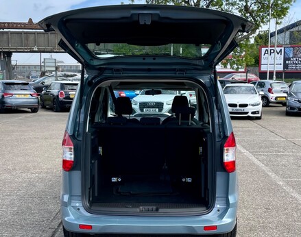 Ford Tourneo Courier ZETEC TDCI 48