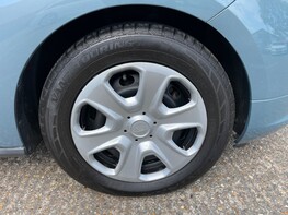 Ford Tourneo Courier ZETEC TDCI 15