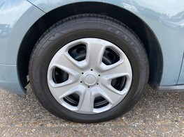 Ford Tourneo Courier ZETEC TDCI 16