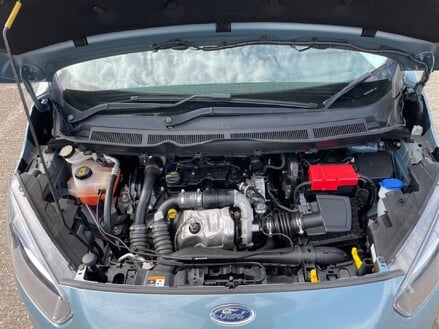 Ford Tourneo Courier ZETEC TDCI