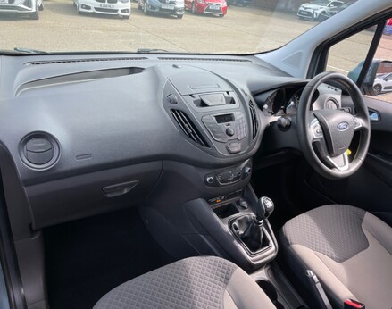 Ford Tourneo Courier ZETEC TDCI 23