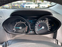 Ford Tourneo Courier ZETEC TDCI 20