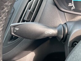 Ford Tourneo Courier ZETEC TDCI 38