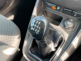Ford Tourneo Courier ZETEC TDCI 34