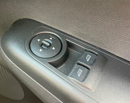 Ford Tourneo Courier ZETEC TDCI 41