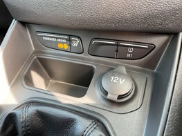 Ford Tourneo Courier ZETEC TDCI 33