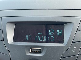 Ford Tourneo Courier ZETEC TDCI 31