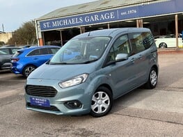 Ford Tourneo Courier ZETEC TDCI 1